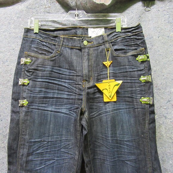 Women's Are Boot Cut Jeans - Picture 2 of 16